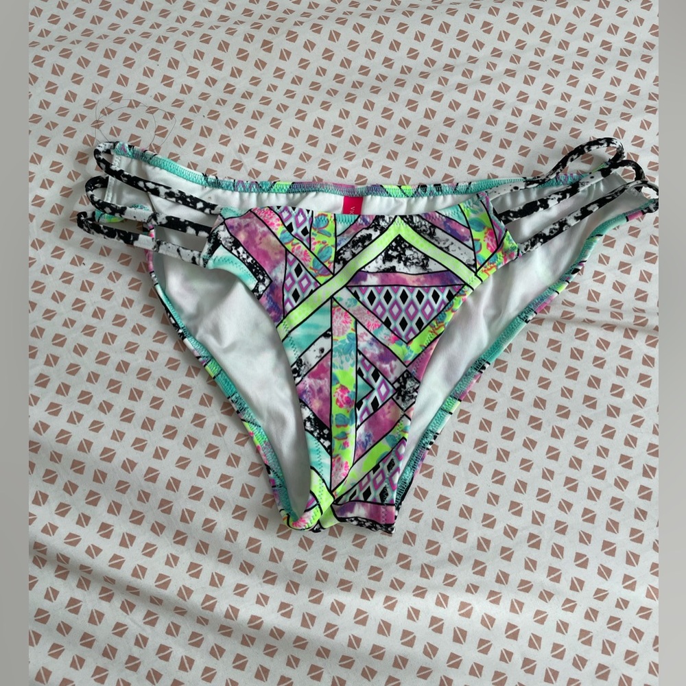 VS- Bikini set - Picture 7 of 9